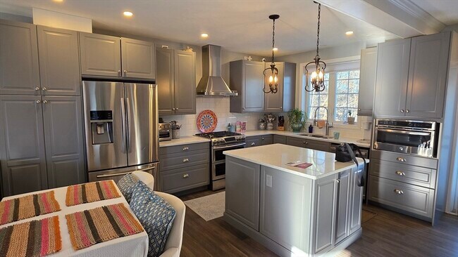 Building Photo - 533 Prospect St