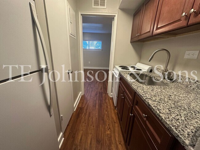 Building Photo - 1930 Elizabeth Ave