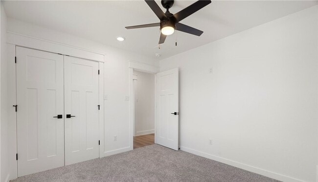 Building Photo - Lovely Modern Home-Three Bed/Three Bath/Up...