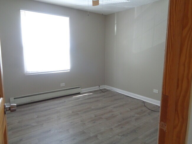 Building Photo - 9433 86th Ct