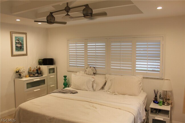 Building Photo - 5354 Coral Ave