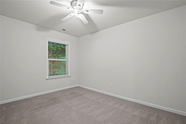 Building Photo - 2779 White Oak Ln