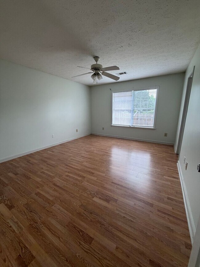 Building Photo - Harmon Estates Available Now!