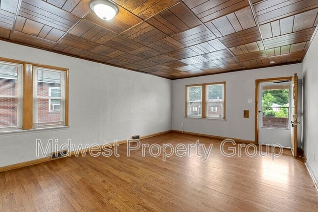 Building Photo - 3417 Eminence Blvd