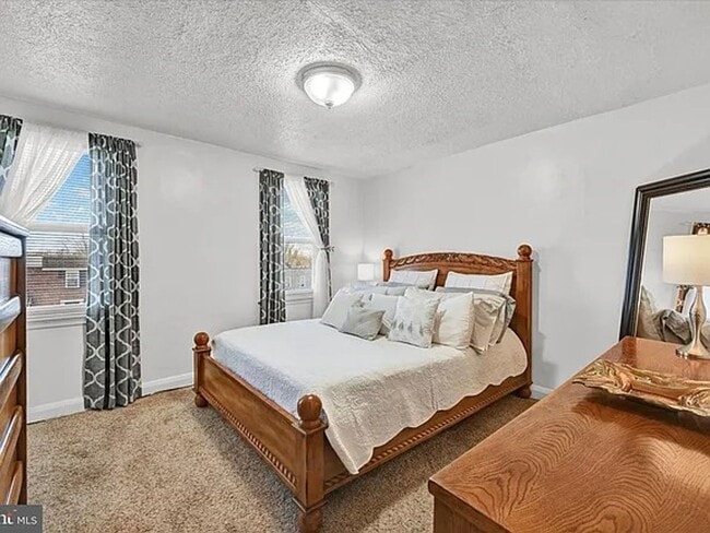 Building Photo - 3240 Westmont- YOUR NEXT HOME AWAITS