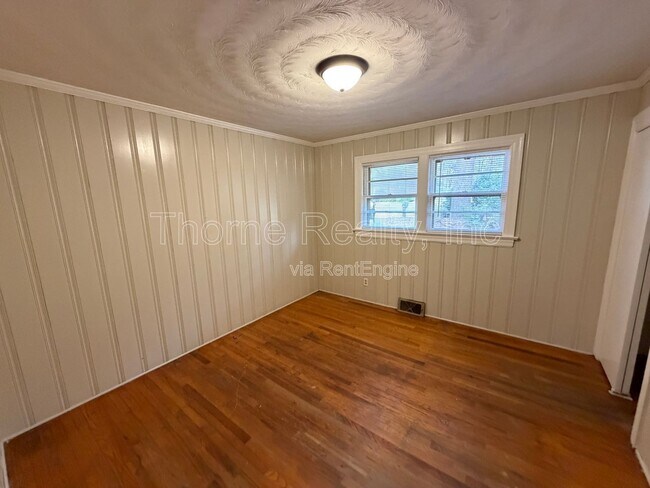 Building Photo - 208 Ridgewood Dr