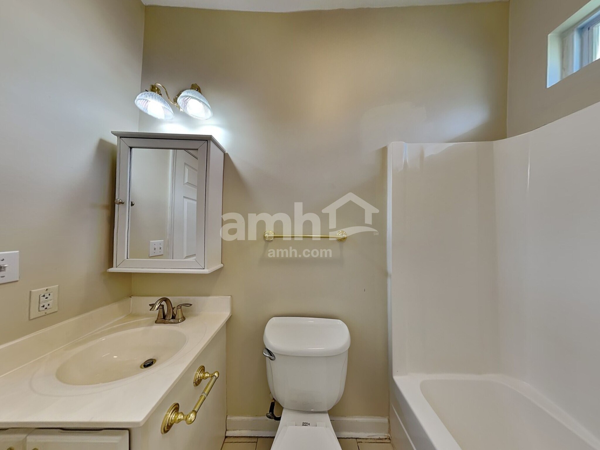 Building Photo - 1707 Arrowhead Dr