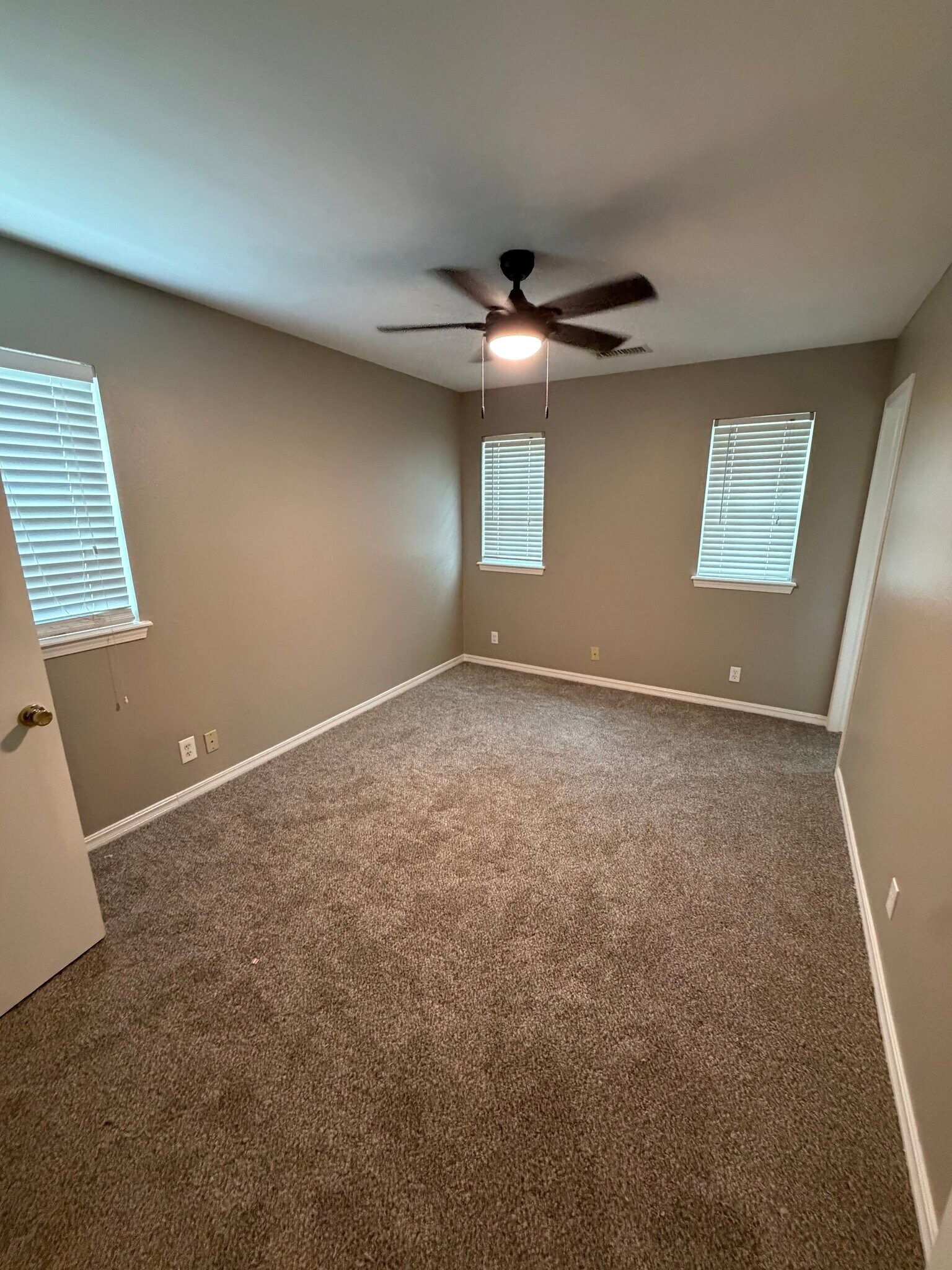 Building Photo - 329 N Date St