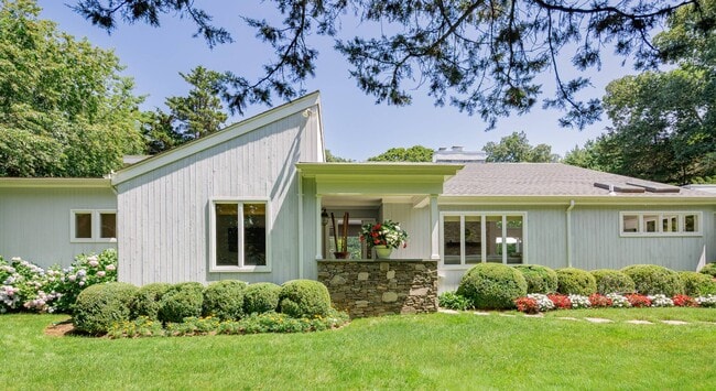 Building Photo - 14 Rose Hill Rd