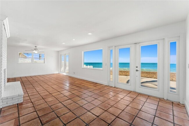 Building Photo - 9556 Doubloon Dr