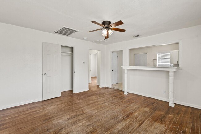 Building Photo - 759 Avondale Ave