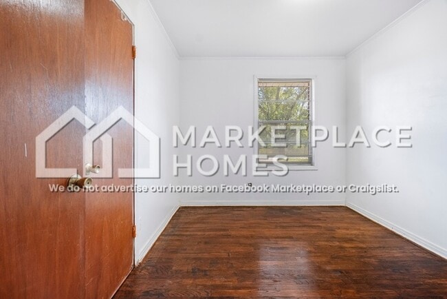 Building Photo - 208 Webb Ave