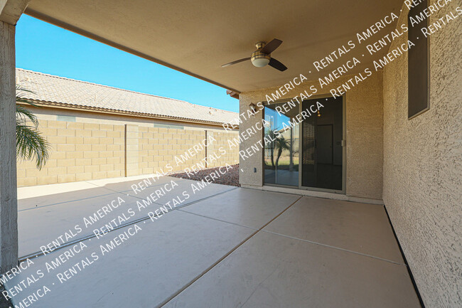 Building Photo - 9316 W Cinnabar Ave