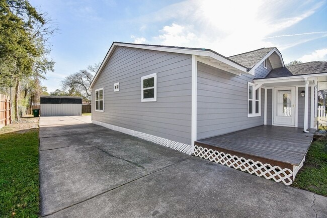 Building Photo - 8158 Niles St