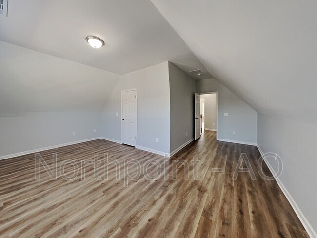 Building Photo - 1184 Hubbard St SW