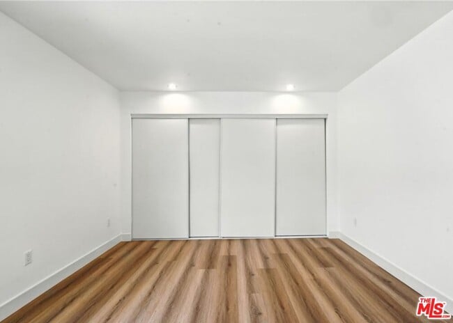 Building Photo - 3031 Vineyard Ave