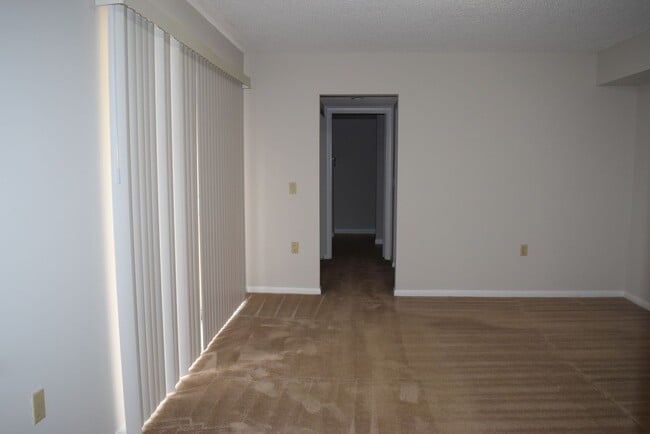 Building Photo - 5945 SE Windsong Ln