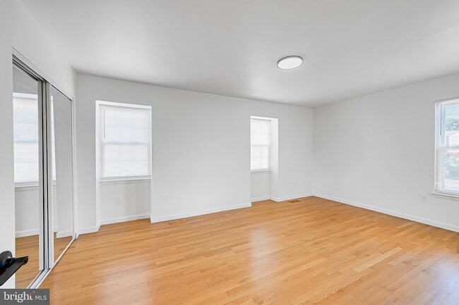 Building Photo - 17515 Sabrina Terrace