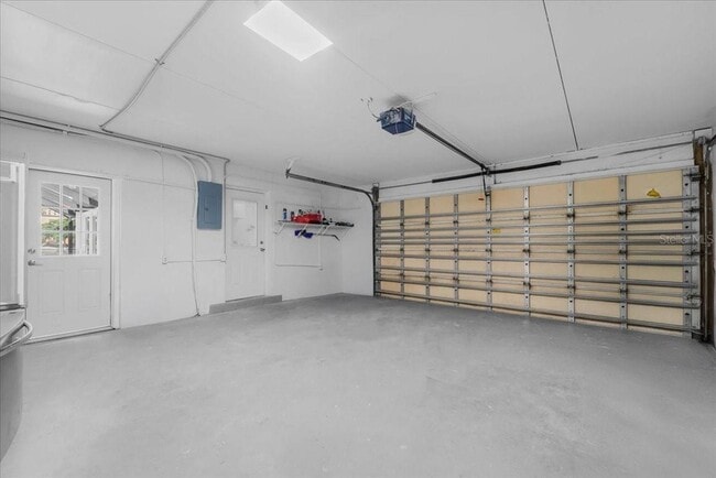 Building Photo - 175 Colony Point Dr
