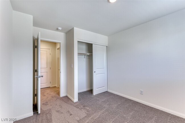 Building Photo - 12740 Feathersong