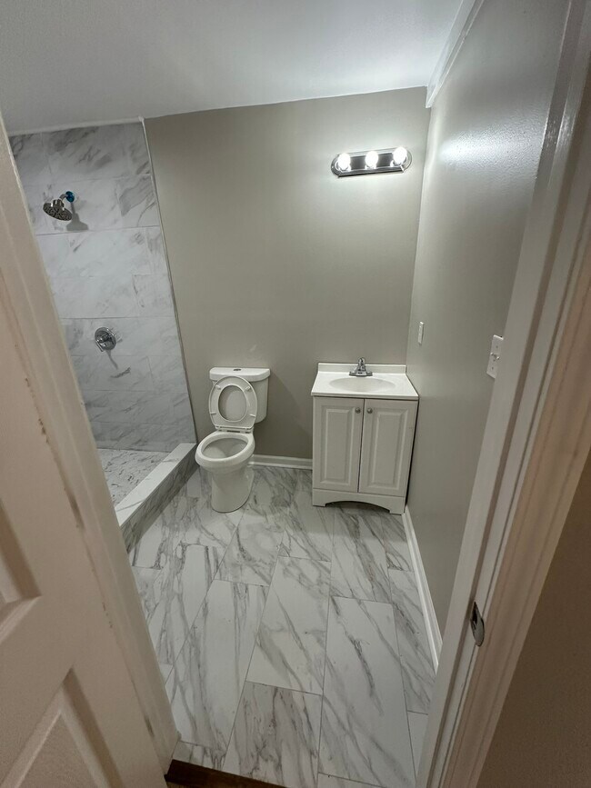 Building Photo - 643 Plantation Way