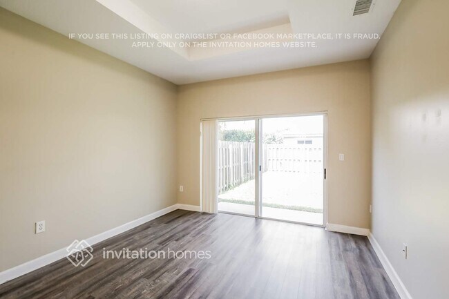 Building Photo - 14042 SW 155th Ct