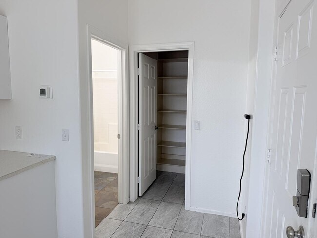 Building Photo - 7706 S 24th Dr