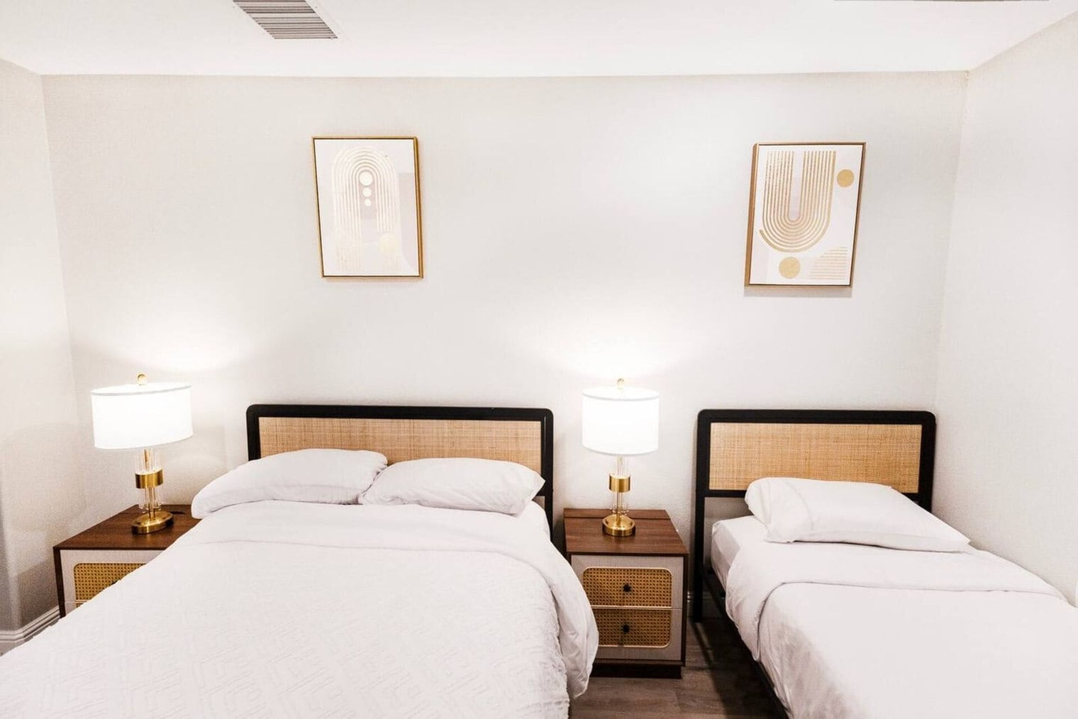 Building Photo - 451 E Lincoln Ave