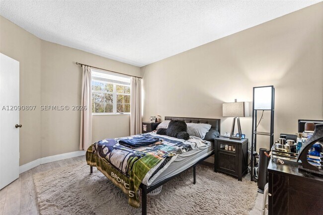 Building Photo - 680 Cypress Club Way