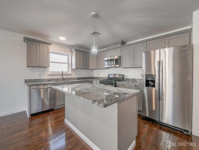Building Photo - 496 S 18th St