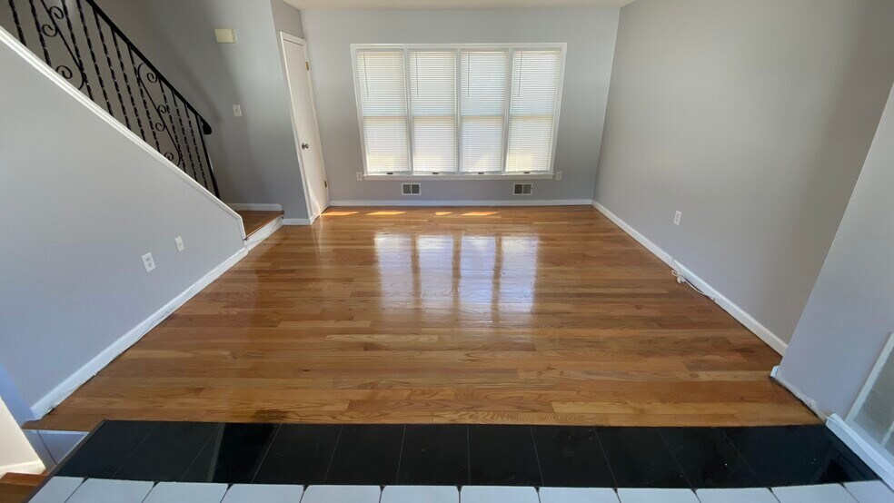 Building Photo - 509 Central Ave