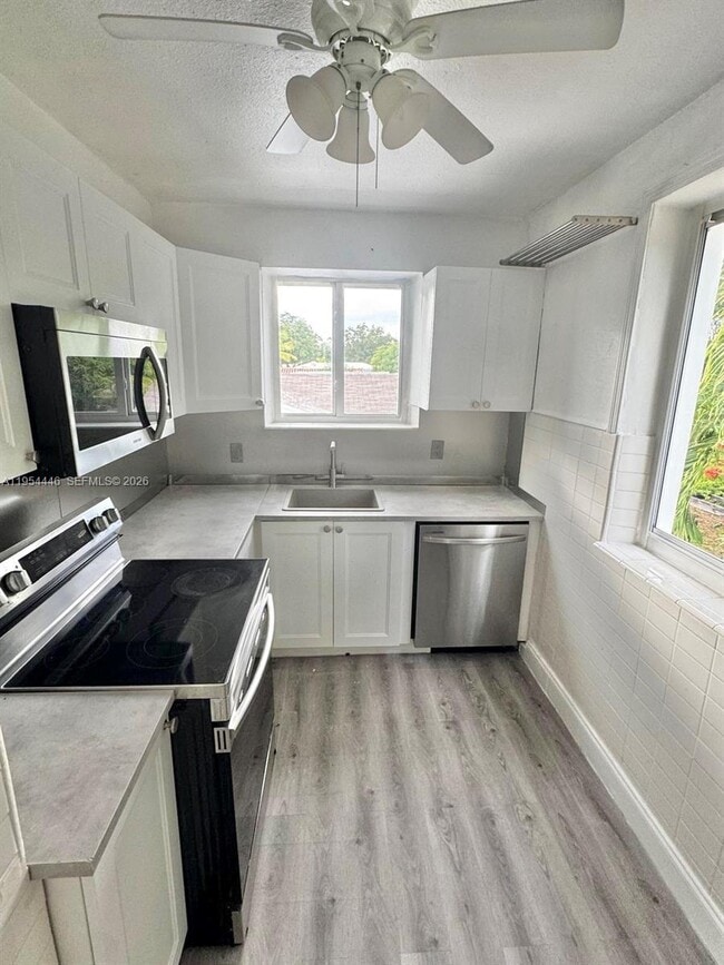 Building Photo - 555 NE 70th St