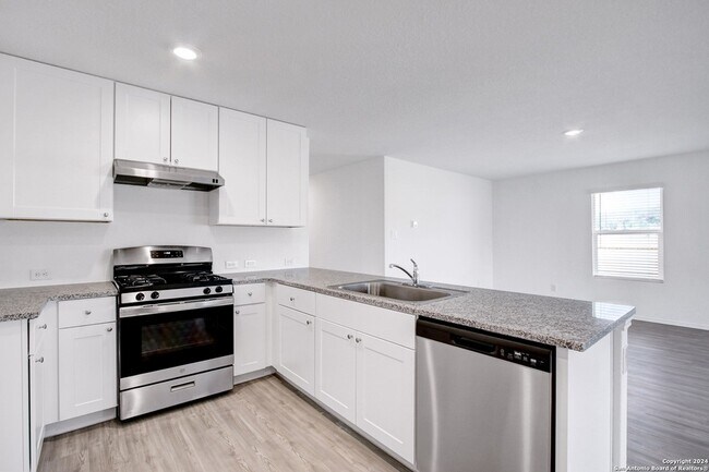 Building Photo - 15115 Greenfield Ml