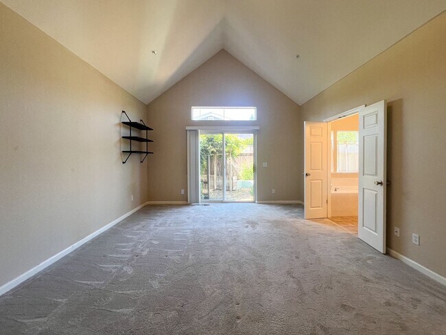 Building Photo - Spacious Single-Level 3-Bedroom Home in Desirable North Napa