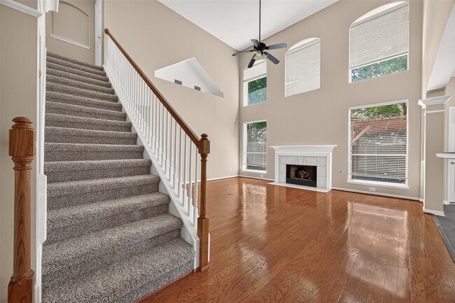 Building Photo - 18515 Autumn Park Dr