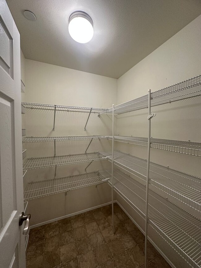 Building Photo - 1645 Sinclair Dr