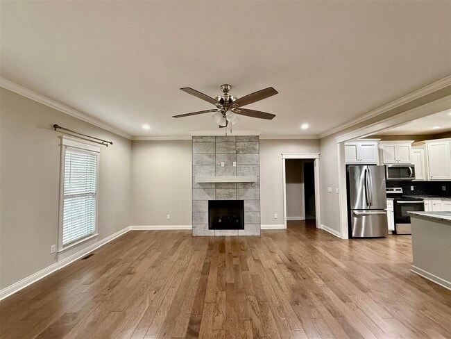 Building Photo - 8728 Stuart Farm Ave