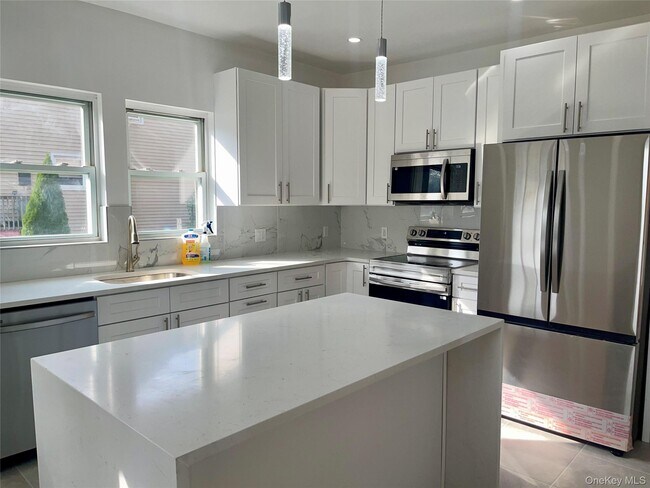 Building Photo - 26 Meadowbrook Pl