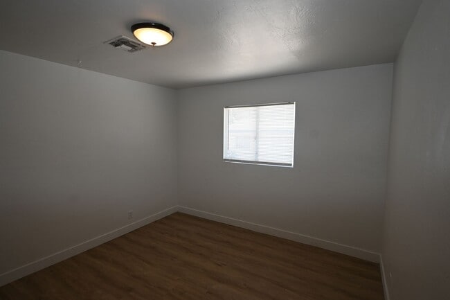 Building Photo - 1610 Marlin Ave