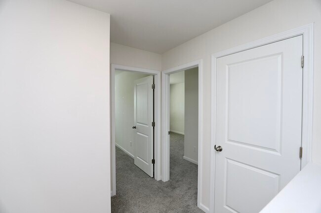 Building Photo - 352 Sandbach Rd