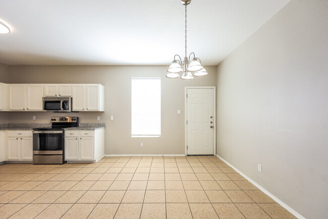 Building Photo - 200 Rustic Acres