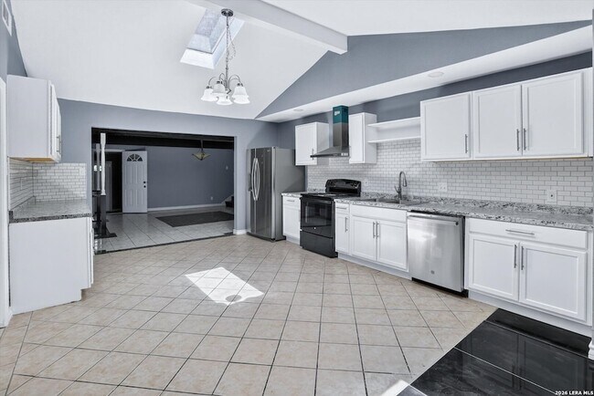 Building Photo - 5318 Costa Mesa St