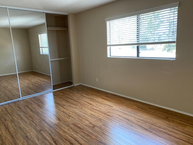 Building Photo - 411 W Riverside Dr