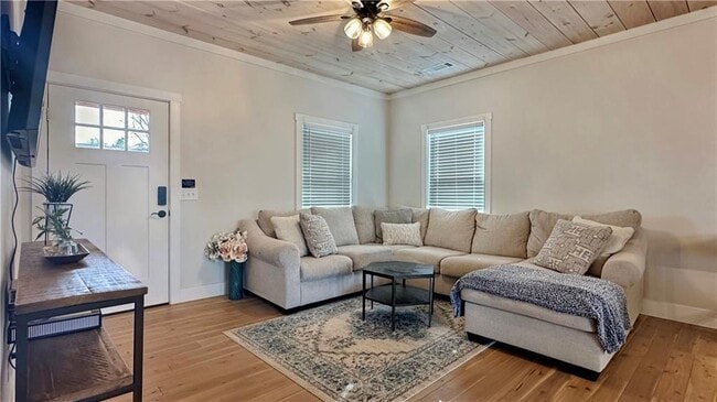 Building Photo - 374 Prince Dr