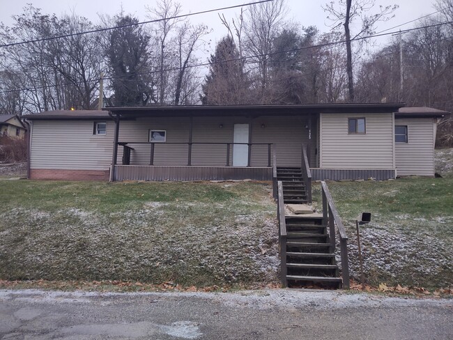 Primary Photo - 125 Rainey Ave