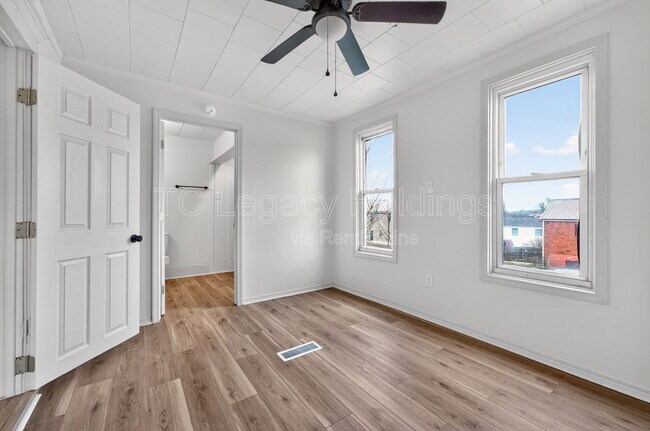 Building Photo - 1409 Hamill Ave