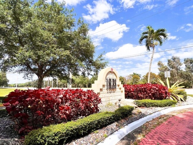 Building Photo - 12840 Vista Isles Dr
