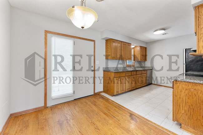 Building Photo - 1213 N Glendale St