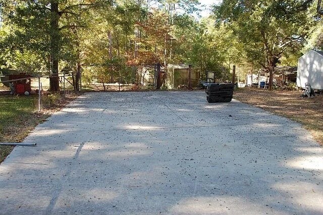 Building Photo - 323 Sally Dr