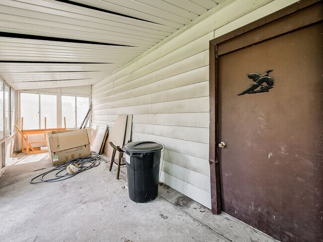 Building Photo - Charming 3-Bedroom Ranch in the Heart of Garden City